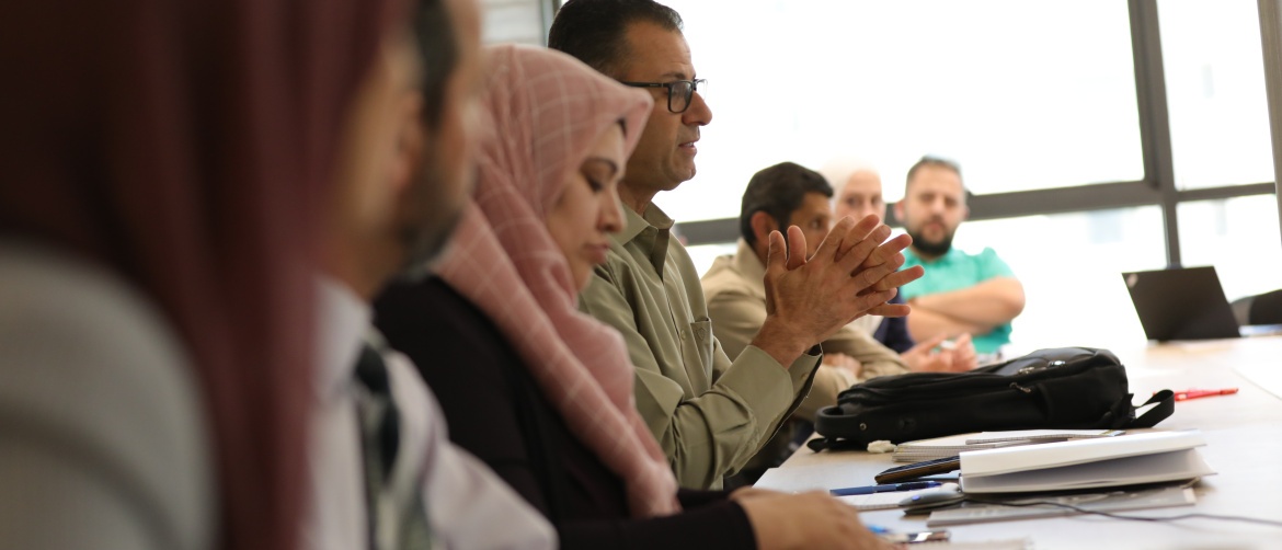 أوكسفام واتحاد المزارعين الفلسطينيين ومعهد ماس يعقدون جلسة لمراجعة وتوثيق السياسات الداعمة لصمود التجمعات البدوية الرعوية في الضفة الغربية 