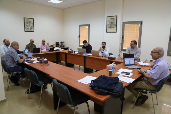 اختتام دورة تدريبة متقدمة متخصصة بالنموذج القياسي الكلي 