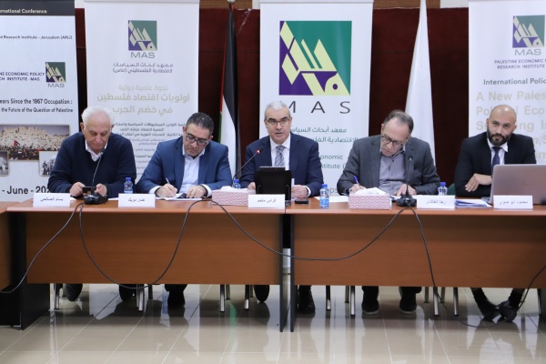 معهد ماس يفتتح سلسلة طاولاته المستديرة لهذا العام بمناقشة الحقوق الاقتصادية والاجتماعية في مسودة الدستور المؤقت لدولة فلسطين