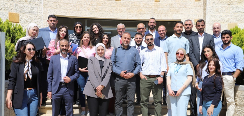 بورصة فلسطين ومعهد ماس يختتمان دورة تدريبية متخصصة في التحليل المالي  وإدارة المحافظ الاستثمارية